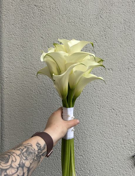Brautstrauß aus weißen Calla