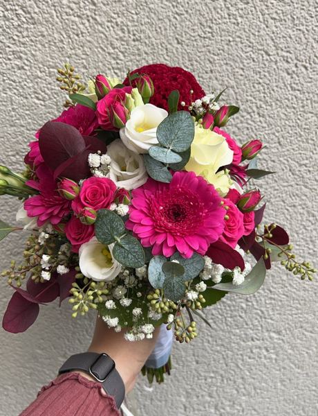 Brautstrauß mit pinken Gerbera und Rosen